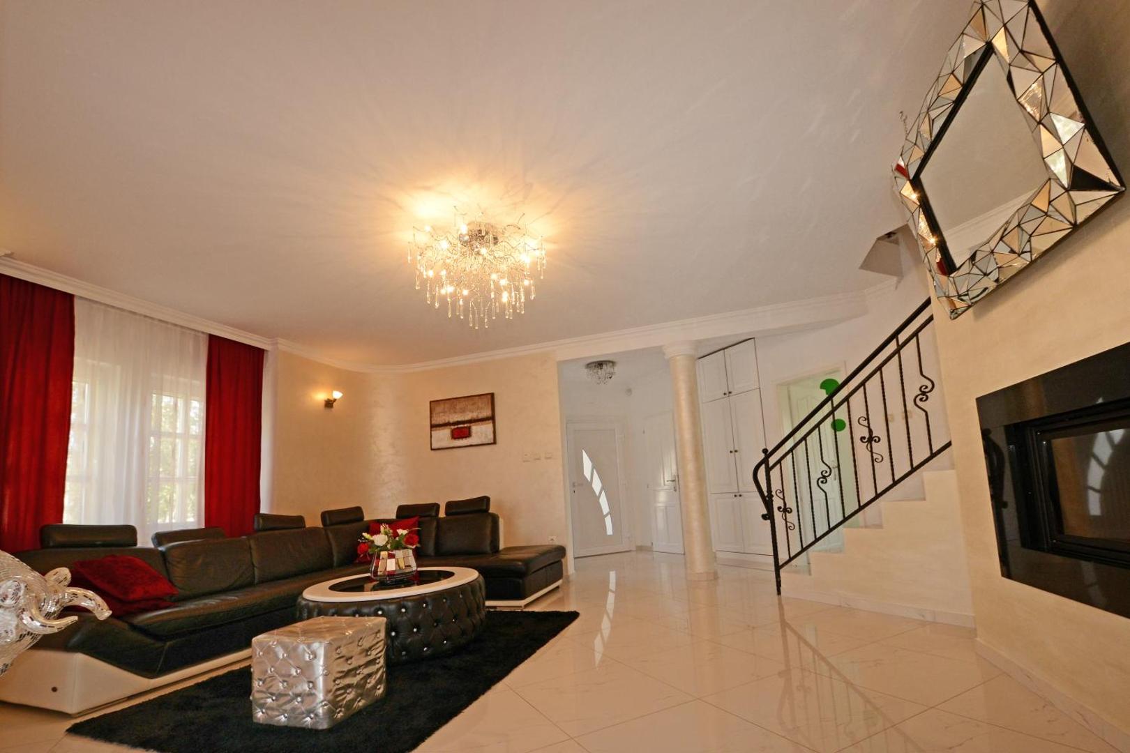 Villa Zare, Foto 2